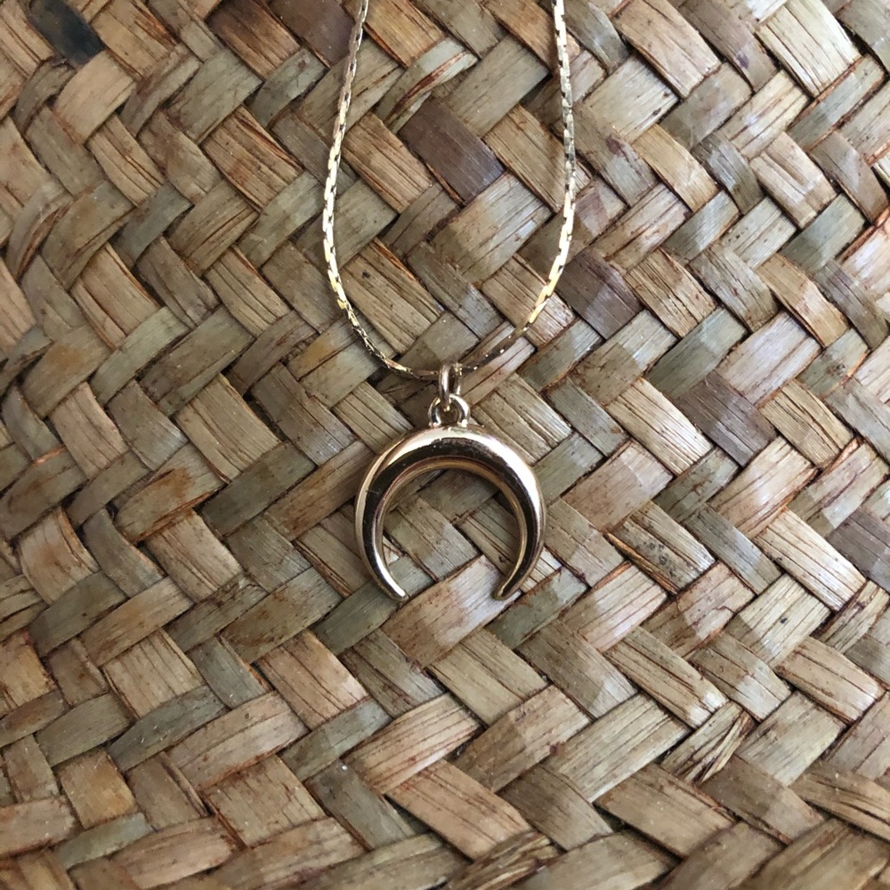 Crescent Moon necklace - Picture 5 of 5